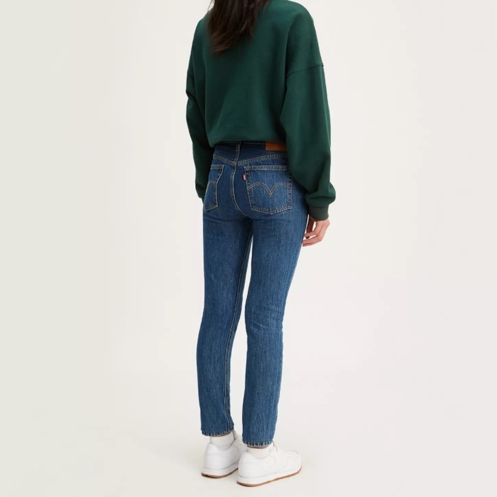 Levi’s 501 Skinny Distressed Jean in‎ Blue Size 26